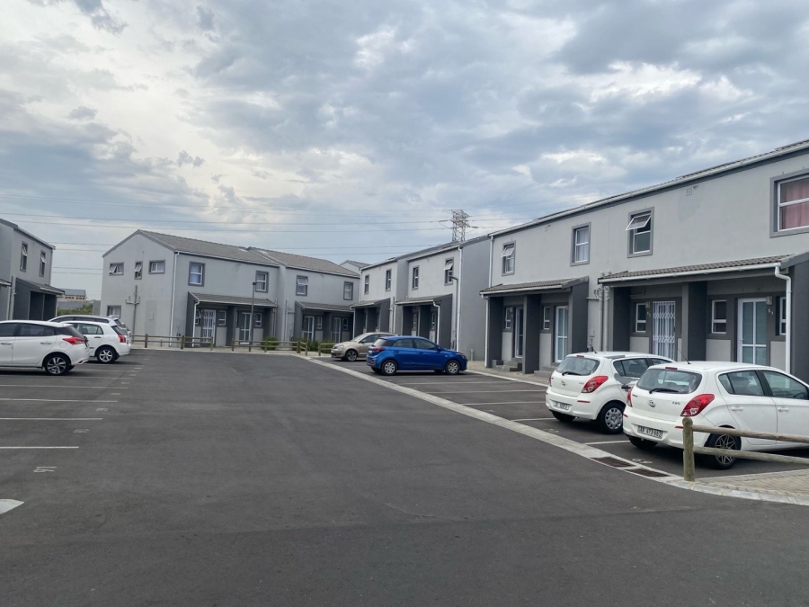 2 Bedroom Property for Sale in Stratford Green Western Cape